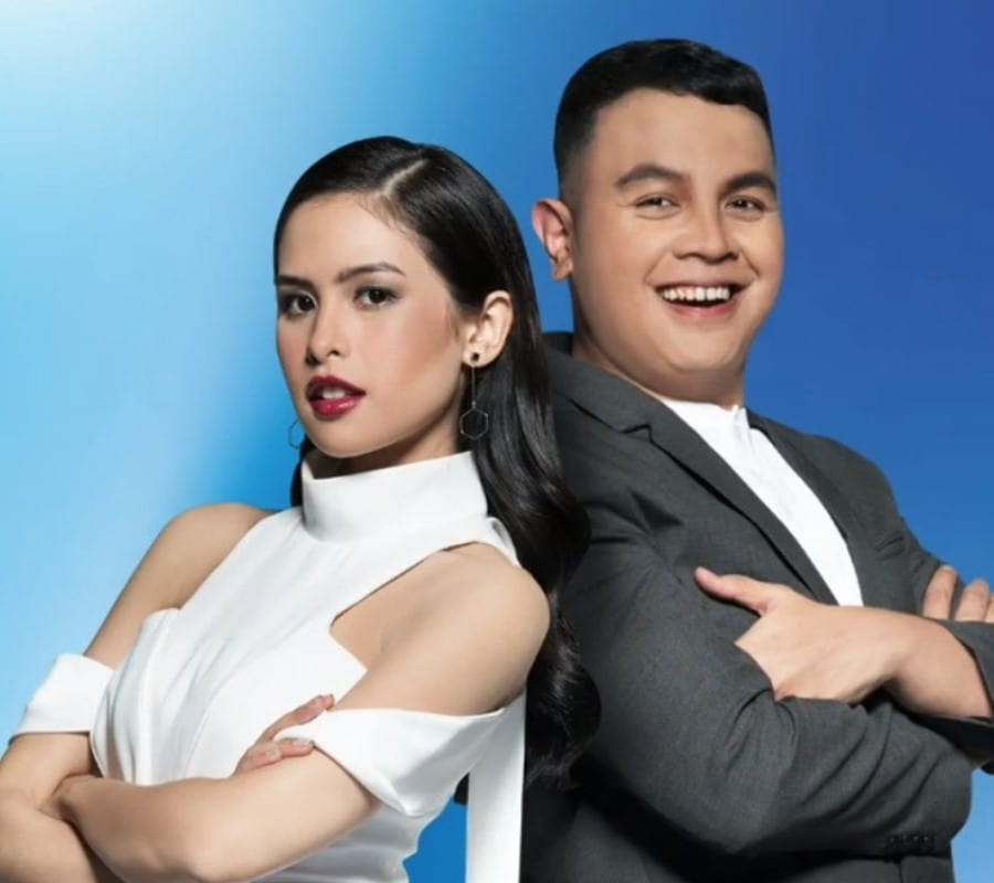 Maudy Ayunda dan Tulus Vivo Smartphone