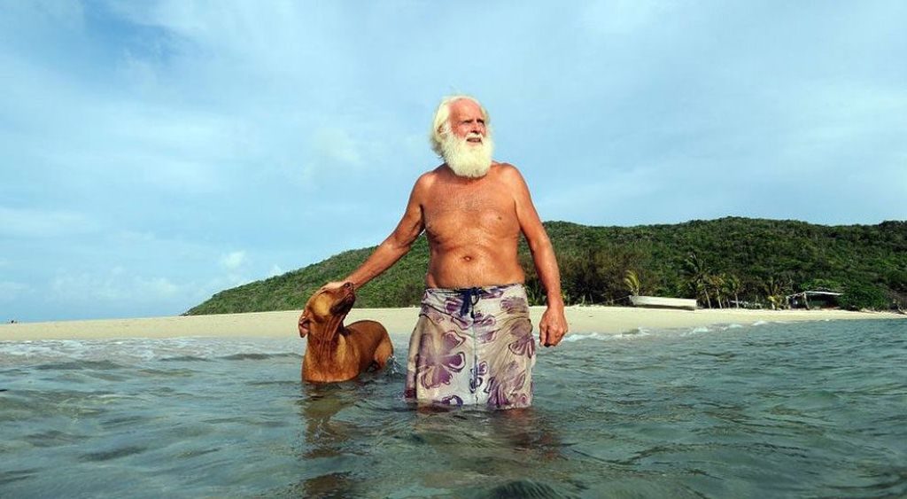 Merasa Seperti di Surga Pria ini 20 Tahun Hidup Sendiri di Pulau Terpencil