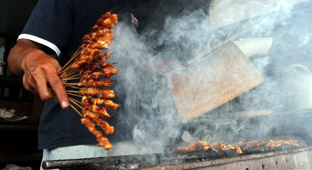 Doyan Makanan yang Dibakar Pemuda ini Alami Hal Mengerikan