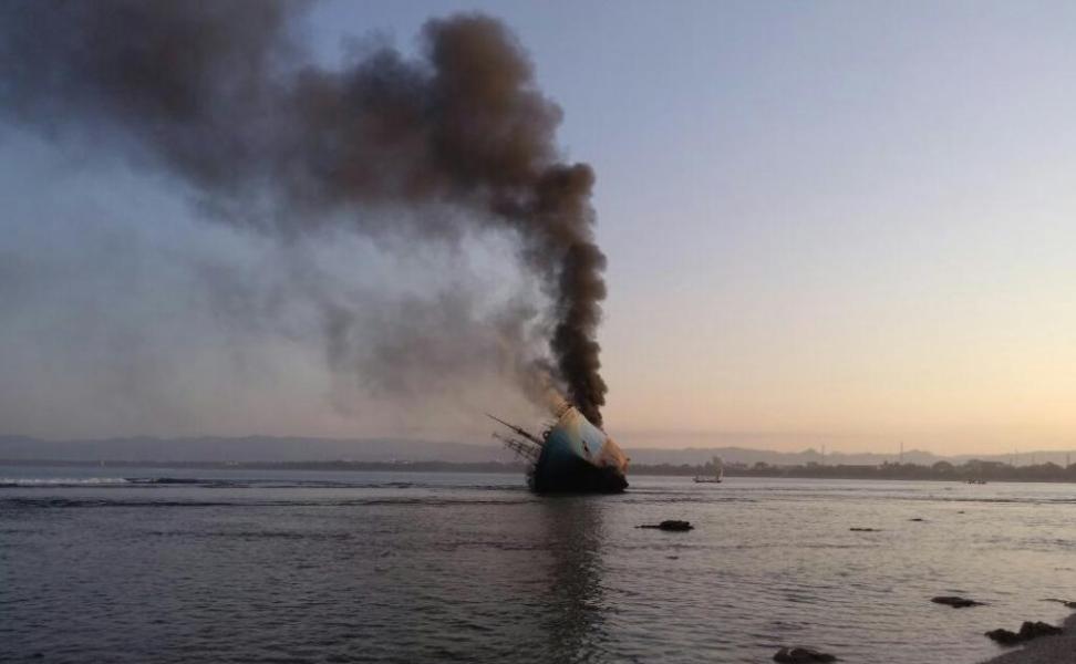 Bangkai Kapal Mv Viking Di Pasir Putih Pangandaran Kahuruan