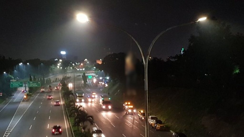 Buruh Asal Tegal Gantung Diri Di Tiang Lampu Tol Pasar Rebo