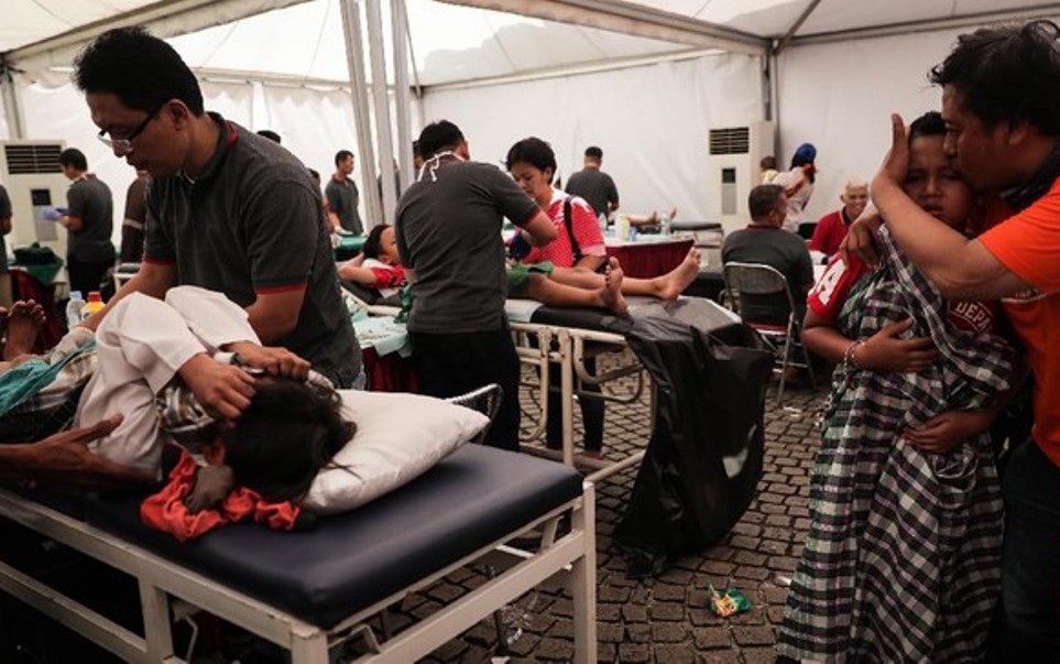 Pesta Rakyat Di Monas Diisi Bagi Bagi Sembako Gratis Dua Anak Tewas