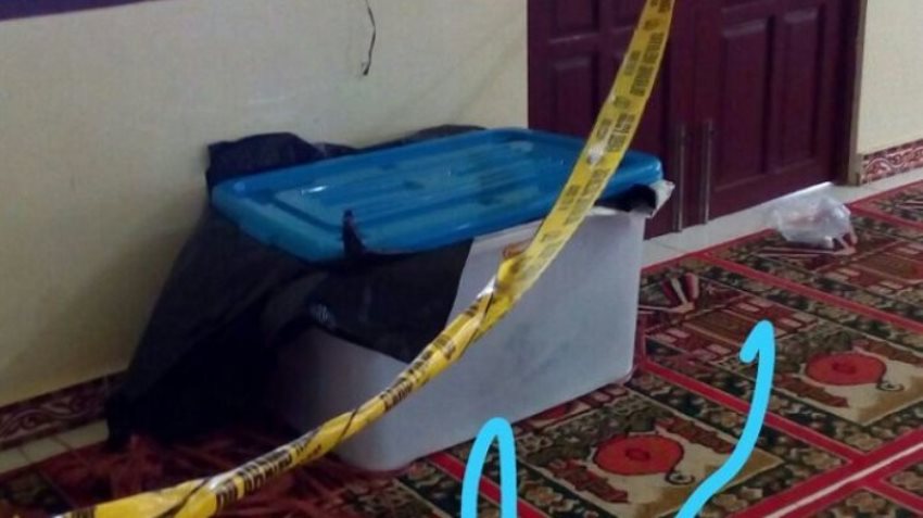 Heboh Penemuan Boks Plastik Mencurigakan di Mushola Saat Dibuka Warga Kaget Innalillahi