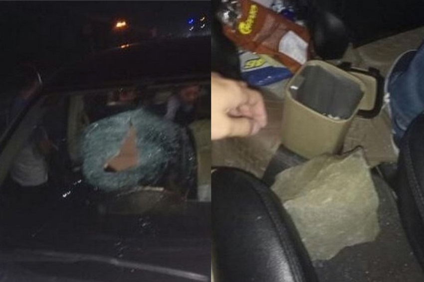 Mobil Hancur Dilempar Batu dari Atas JPO di Tol Jakarta Merak 4 Orang Luka Luka