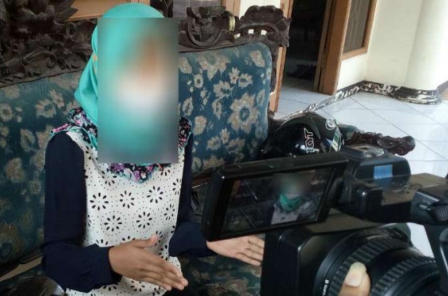 Mahasiswi Berhijab Nyambi Jualan Kue Jadi Korban Begal Payudara di Depok