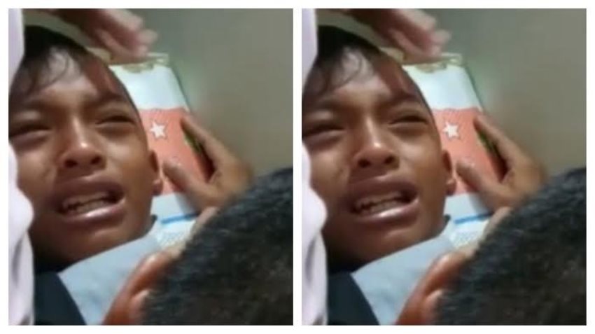 Nangis Kejer saat Akan Disunat, Teriakan Bocah ini Malah Bikin Ngakak, Burungku Mahal Tak Ada yang Jual! Nangis Kejer saat Akan Disunat Teriakan Bocah ini Malah Bikin Ngakak Burungku Mahal Tak Ada yang Jual