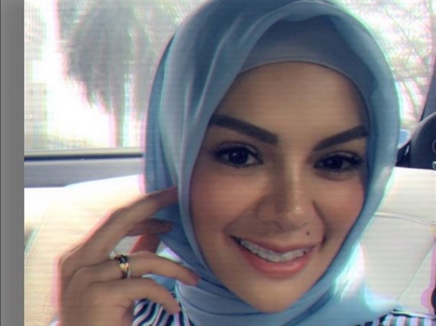 Syuting Pakai Hijab Nikita Mirzani Putuskan Berhijrah Penampilannya Tuai Pujian