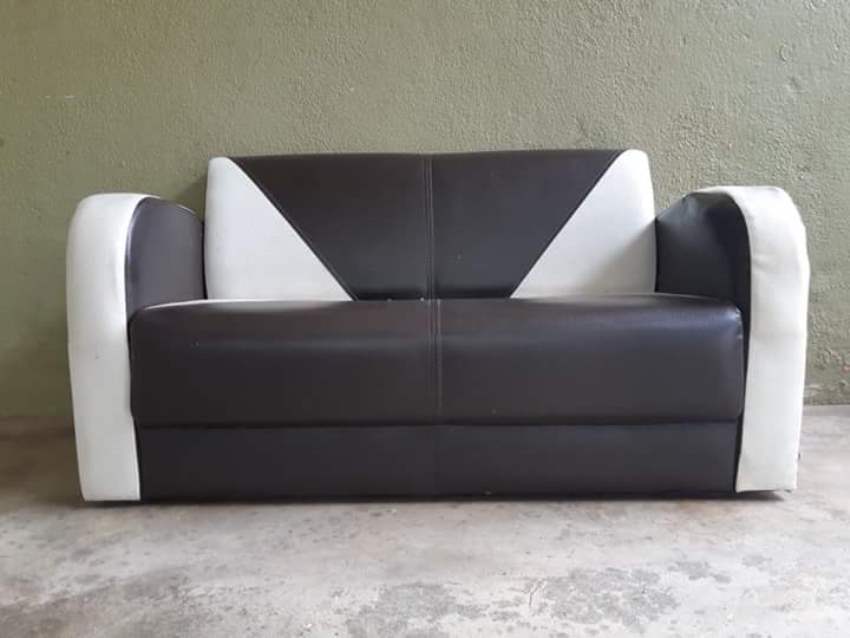 Terapes Beli Sofa di Toko Online Pria ini Hampir Jantungan saat Barang Datang