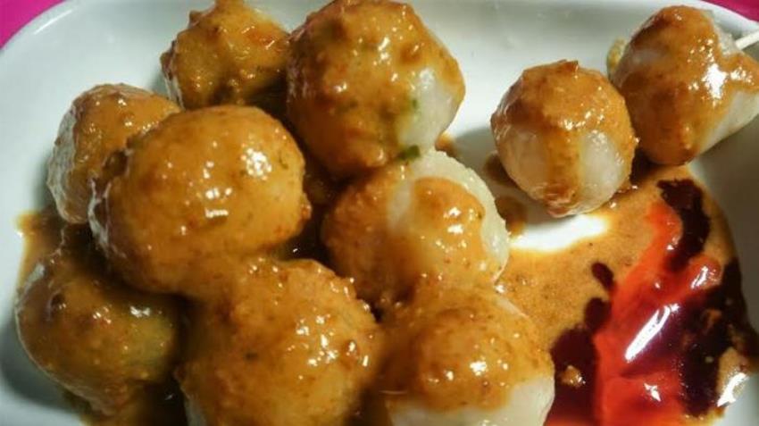 Tersedak saat Makan Cilok, Balita 2,5 Tahun di Blitar Meninggal Dunia Tersedak saat Makan Cilok Balita 25 Tahun di Blitar Meninggal Dunia