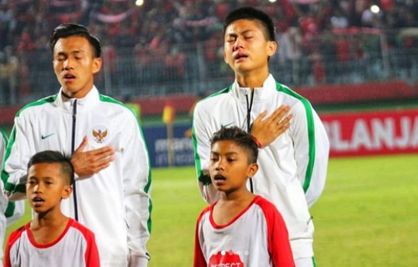 Nangis Tersedu saat Nyanyikan Lagu Indonesia Raya Ekspresi Timnas U 16 ini Buat Netizen Bangga