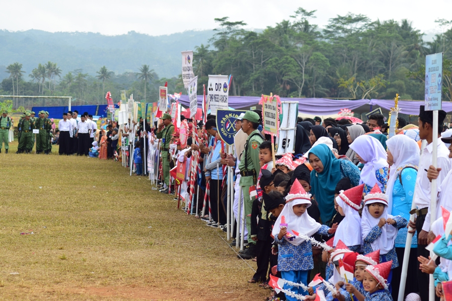 Warga Cisontrol Antusias Ikuti Upacara 17 Agustus Meski tanpa Pertunjukkan Memeron