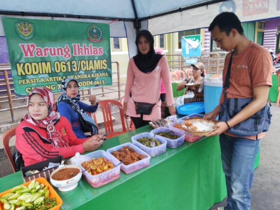 Kodim 0613 Ciamis Buka Warung Ikhlas Masyarakat Kurang Mampu Makan Bisa Sekenyangnya