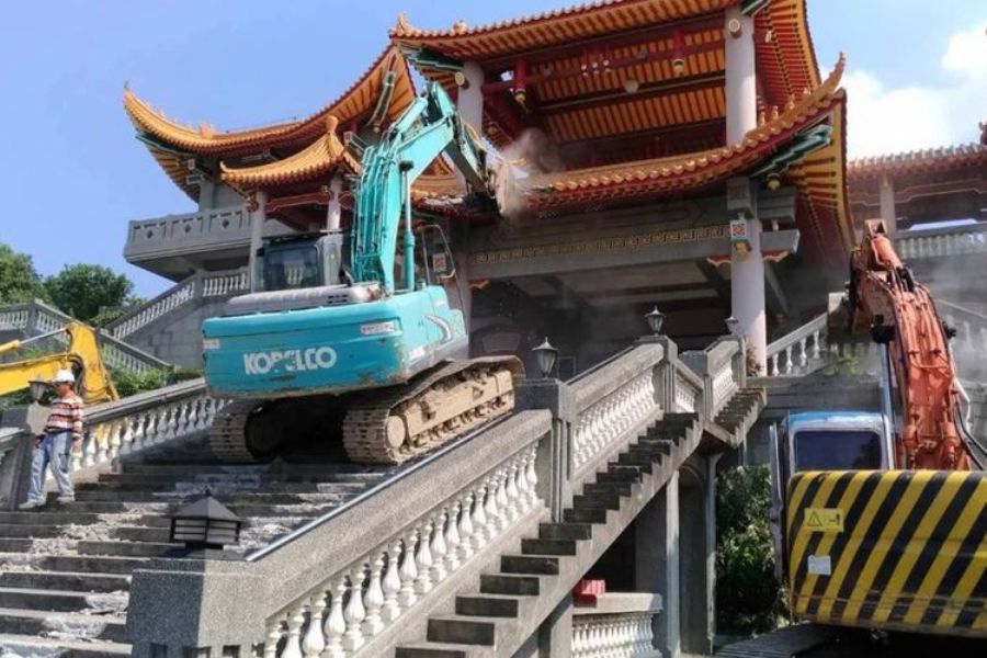 Kuil Biyun Dirobohkan Disebut Menyebarkan Paham Komunis Cina