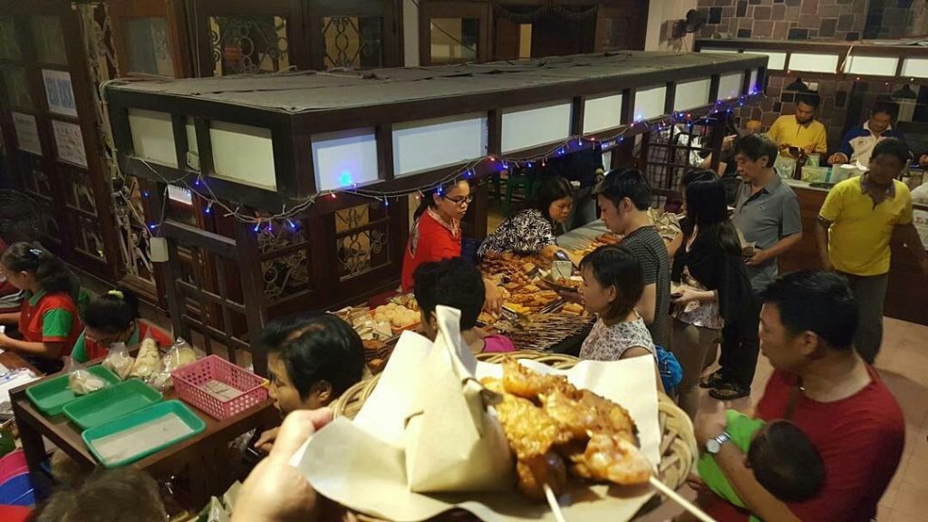 Sajian Menu Tradisional di Rumah Kuno Wedangan Omah Lawas