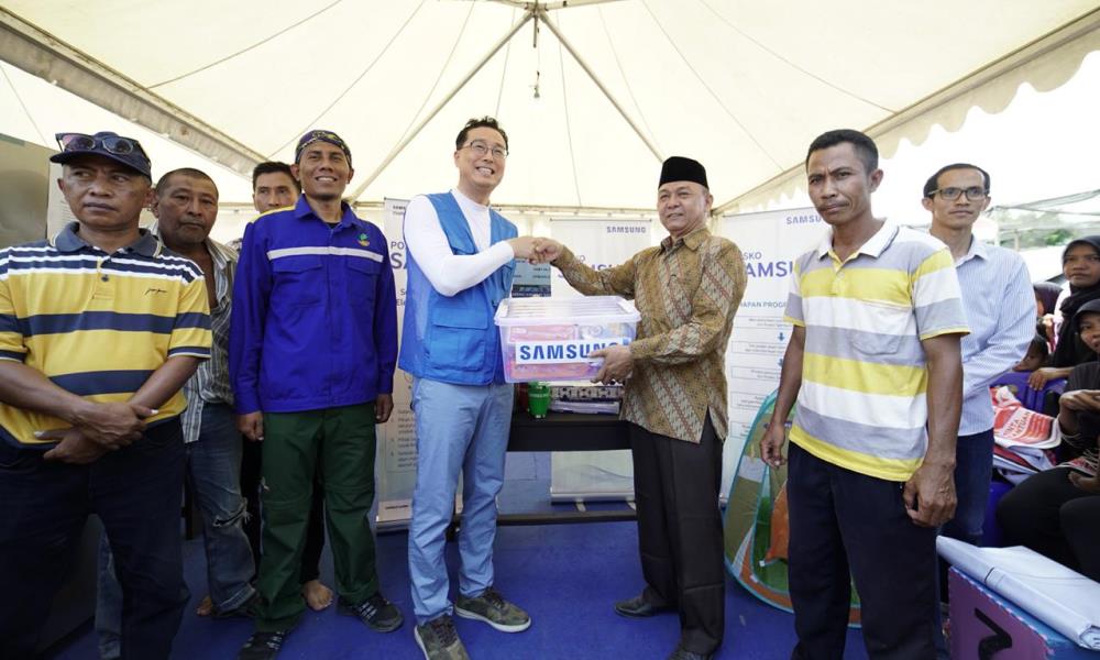 Samsung Serahkan Donasi Untuk Bantu Korban Gempa Lombok