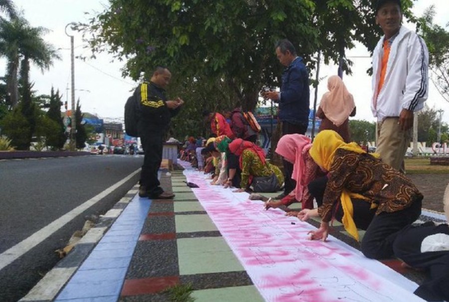 Tolak Penerimaan CPNS Honorer K2 di Ciamis Bubuhkan Cap Jempol Darah