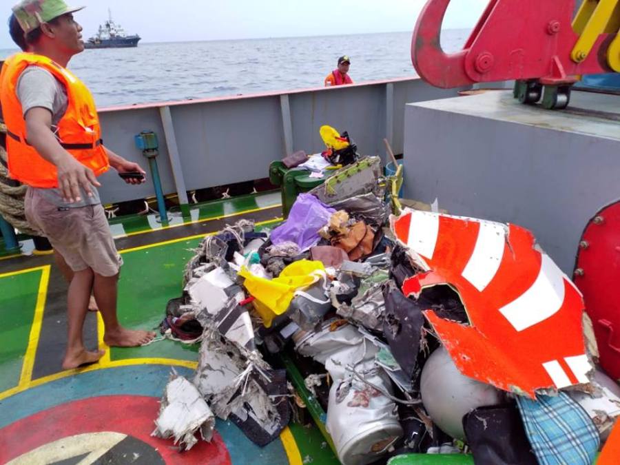 Lion Air Jatuh Basarnas Temukan Puing Pesawat dan Potongan Tubuh Manusia
