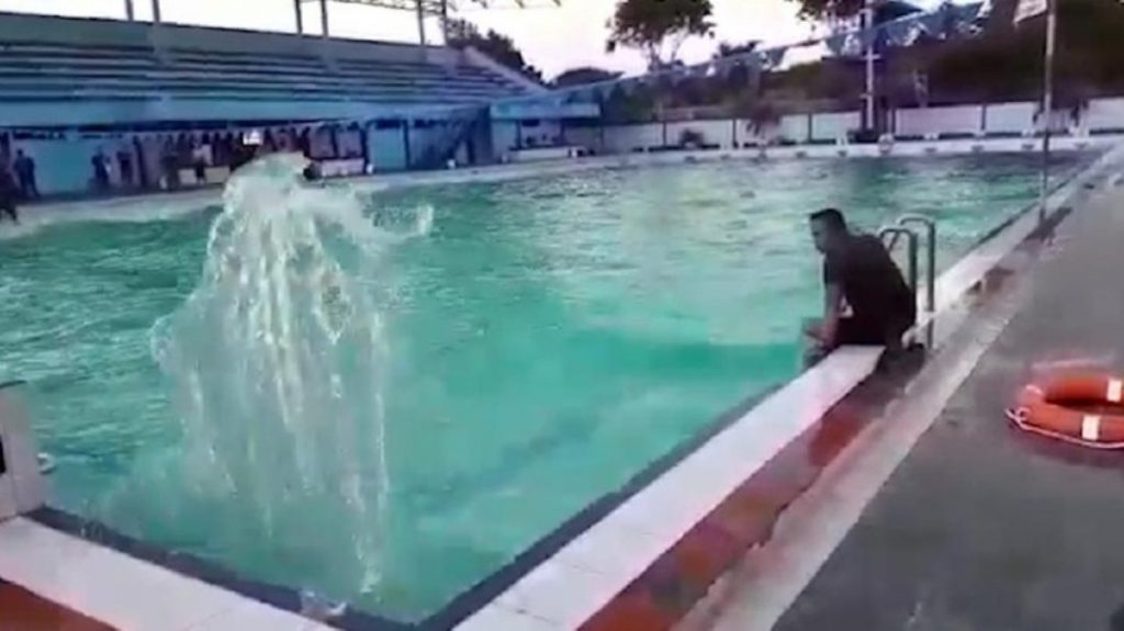 Viral Air Kolam Renang Tirta Krida Lanudal Juanda Bergelombang bak Tsunami Ada Kaitannya dengan Gempa Palu