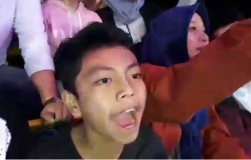 Baru Pertama Kali Naim Kora-Kora, Ekspresi Bocah ini Bikin Ngakak Tapi Kasihan Baru Pertama Kali Naim Kora Kora Ekspresi Bocah ini Bikin Ngakak Tapi Kasihan