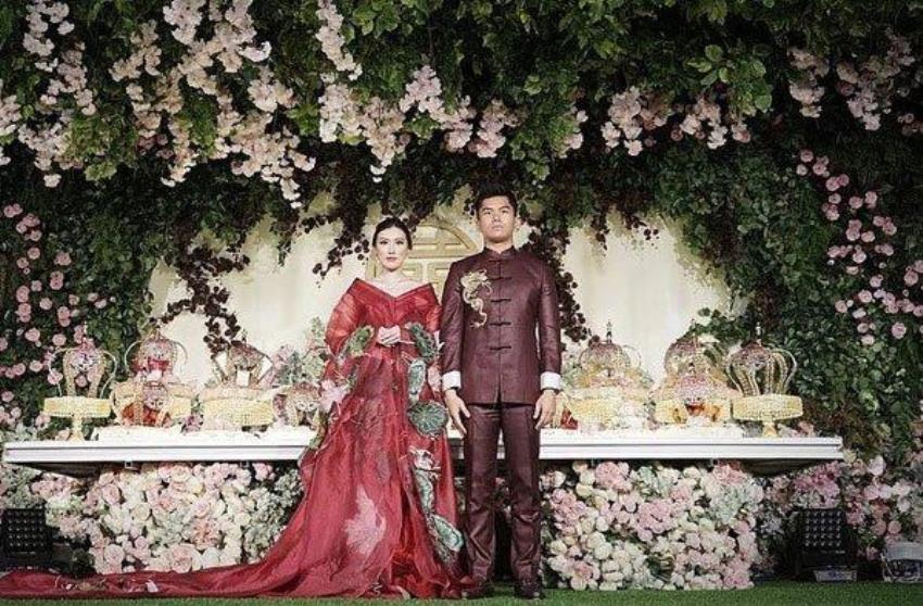Hadirkan Band Internasional hingga Beri Souvenir Emas Pernikahan Crazy Rich Surabaya ini Viral