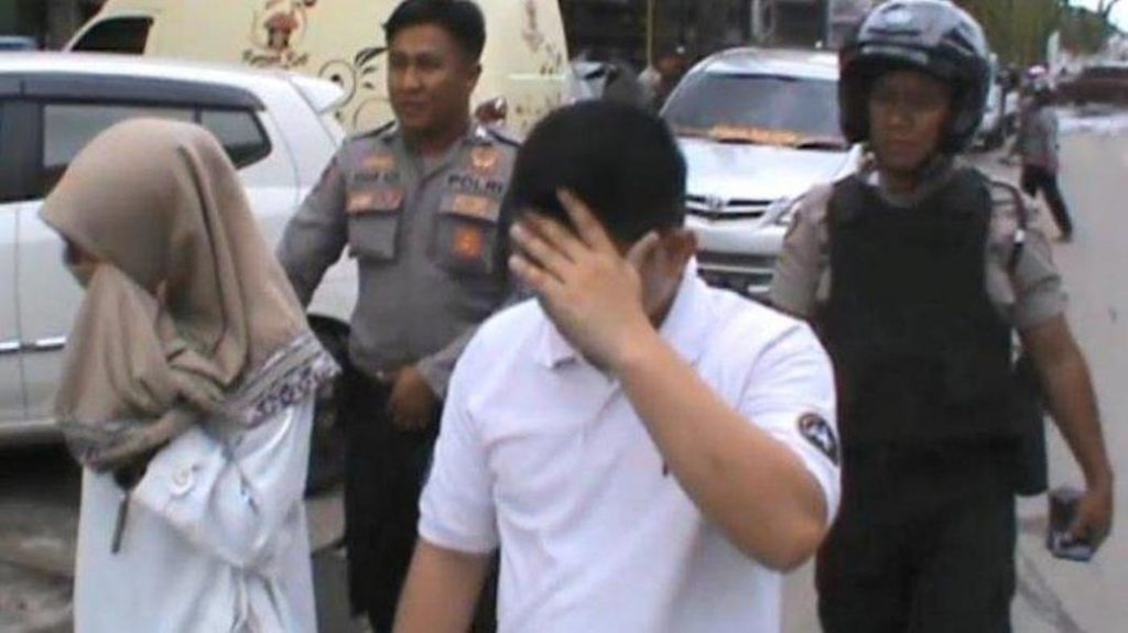 Heboh Mobil Bergoyang di Gowa Tubuh MR Sudah di Atas Tubuh NH yang Tanpa BH