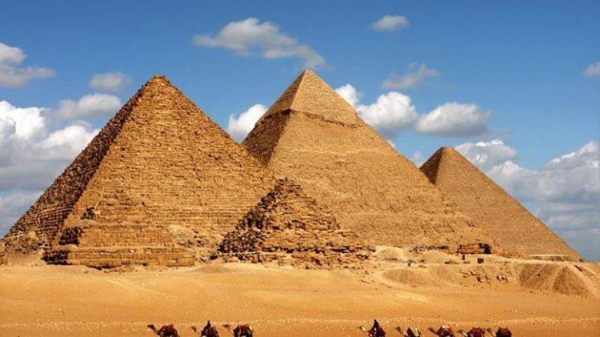 Beredar Video Sejoli Telanjang di Atas Piramida Giza Mesir Petugas Selidiki Kebenarannya