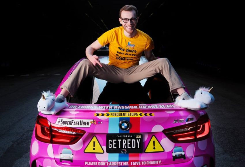Demi Cari Calon Istri Driver Taksi Online ini Ciptakan Super Fast Uber Hello Kitty