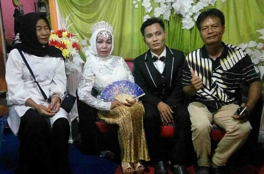 Heboh Pernikahan Beda Usia di Palangkaraya Pemuda 24 Tahun Nikahi Nenek Beranak 6 dan Bercucu 10
