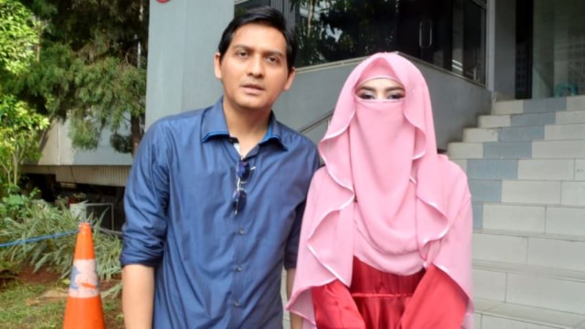 Ingin Pensiun dari Dunia Hiburan Tiara Dewi Kini Tampil Bercadar