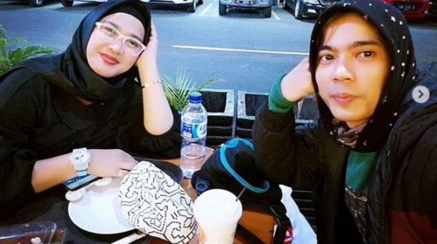 Izin Pamit Kerja Istri Aris Idol Berharap ada Hikmah Dibalik Penangkapan Suaminya