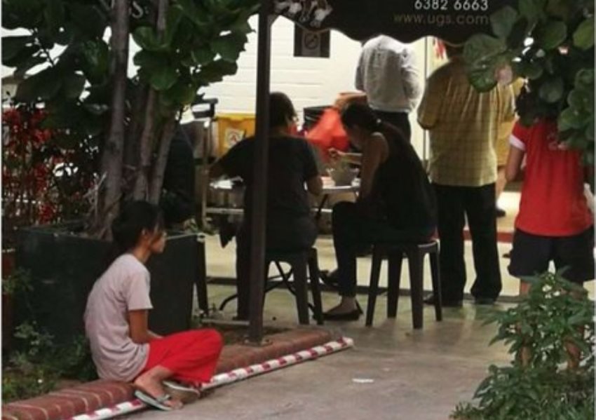 Miris ART Dibiarkan Duduk Diluar saat Majikan Asyik Makan di Restoran Fotonya Viral