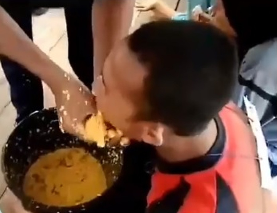 Viral Video Diduga Anggota Paskibra Diberi Makan dari Ember Tak Ubahnya Seperti Ternak Netizen Meradang