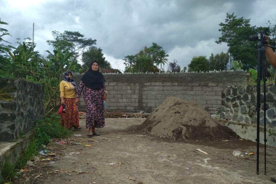 Warga Kalah Pilkades Tutup Jalan dengan Tembok Pemdes Tak Bisa Berkutik karena Ini