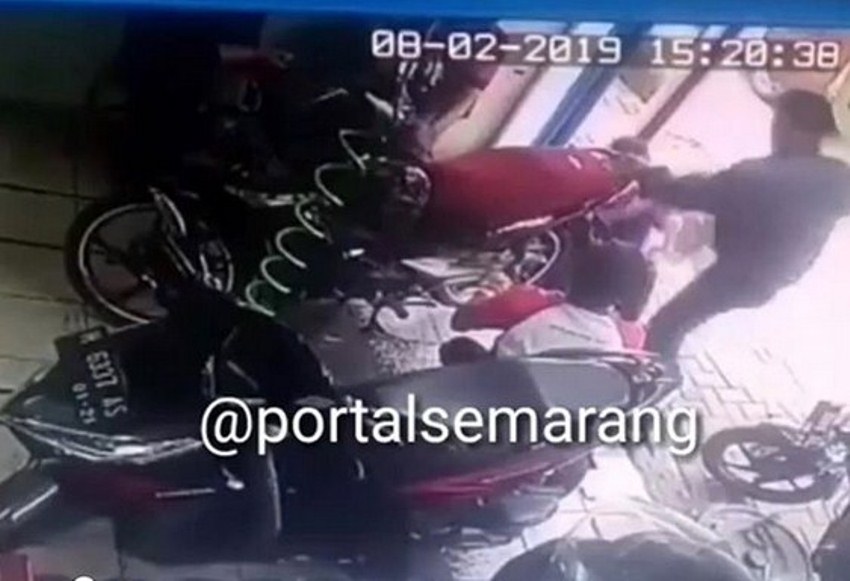 Gara Gara Baut Hilang Pria Mengaku Anggota TNI Aniaya Mekanik Bengkel Videonya Viral