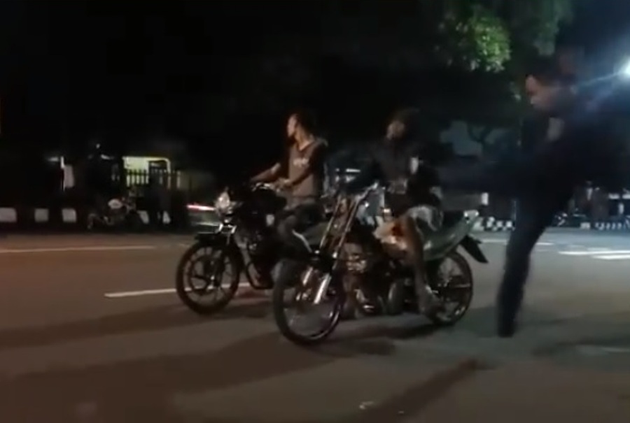 Pelaku Balap Liar di Sragen Ini Apes Dihajar Habis Habisan Sebelum Balapan Videonya Viral