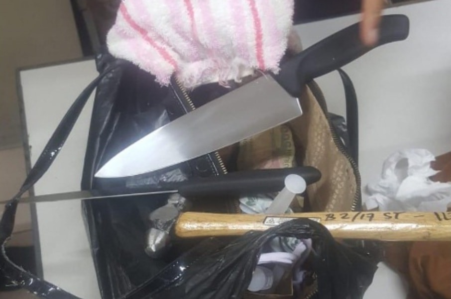 Geger Dugaan Pembiusan di WTC Mangga Dua, dari Tas Terduga Pelaku Ditemukan Palu, Pisau, dan Suntikan Geger Dugaan Pembiusan di WTC Mangga Dua dari Tas Terduga Pelaku Ditemukan Palu Pisau dan Suntikan