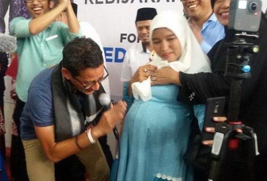 Hadiri Silaturahmi Bersama Sandiaga Uno Ibu Hamil Kader Posyandu di Ciamis ini Ngidam Ingin Dielus Anunya