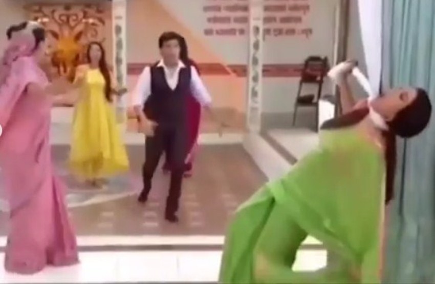 Nggak Masuk Akal, Cuplikan Film India ini Bikin Malah Emosi Nggak Masuk Akal Cuplikan Film India ini Bikin Malah Emosi