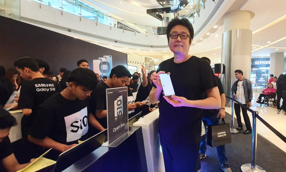 Penjualan perdana Samsung Galaxy S10 di Indonesia