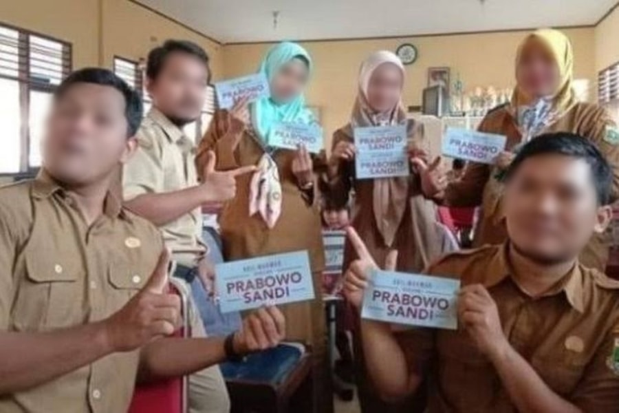 Pilpres Memakan Korban 6 Guru Honorer di Tangerang Dipecat Usai Fotonya Berpose Seperti ini Tak Sengaja Tersebar ke Medsos