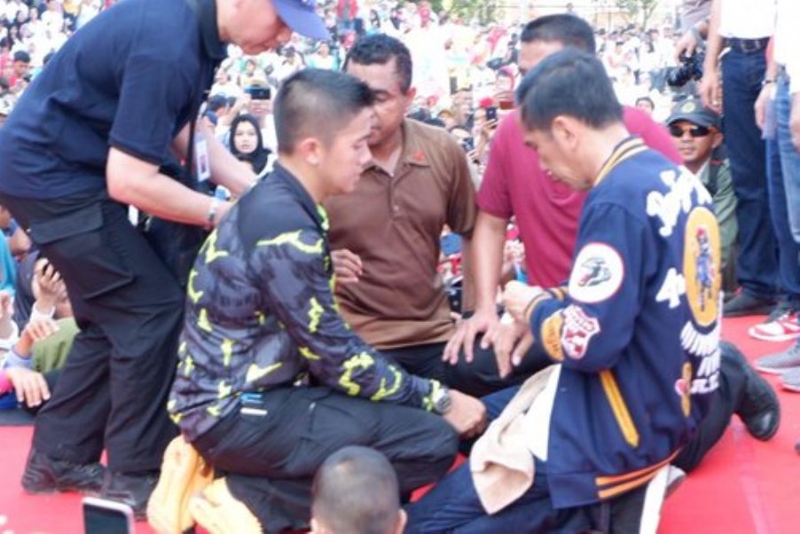 Tangan Jokowi Terluka Saat Ikuti Jalan Sehat di Kendari