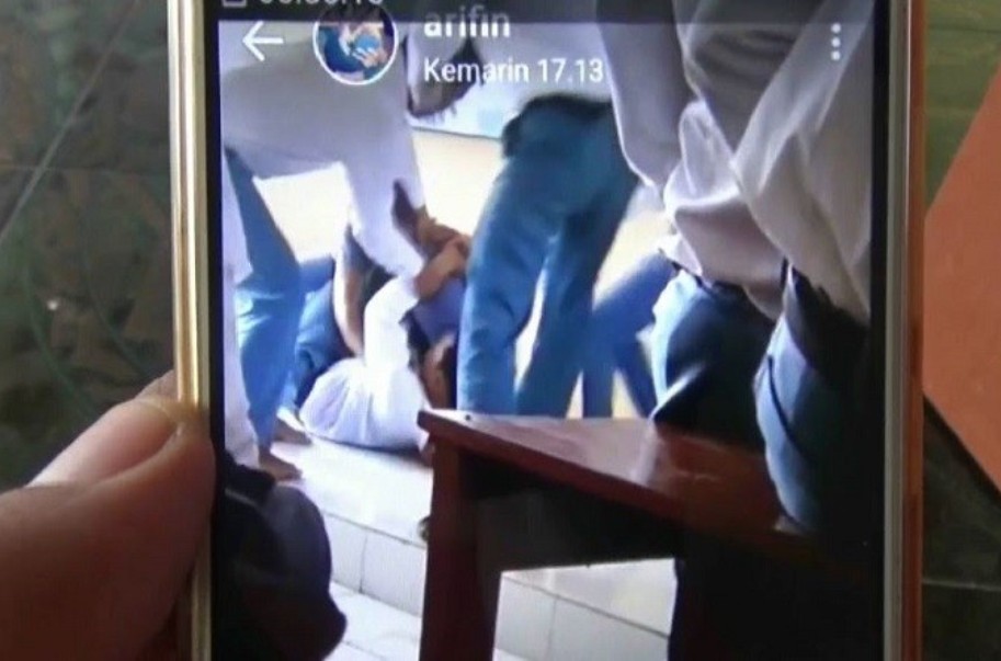 Geger Video Guru Berkelahi dengan Murid di Bojonegoro Guru Terancam Dipecat