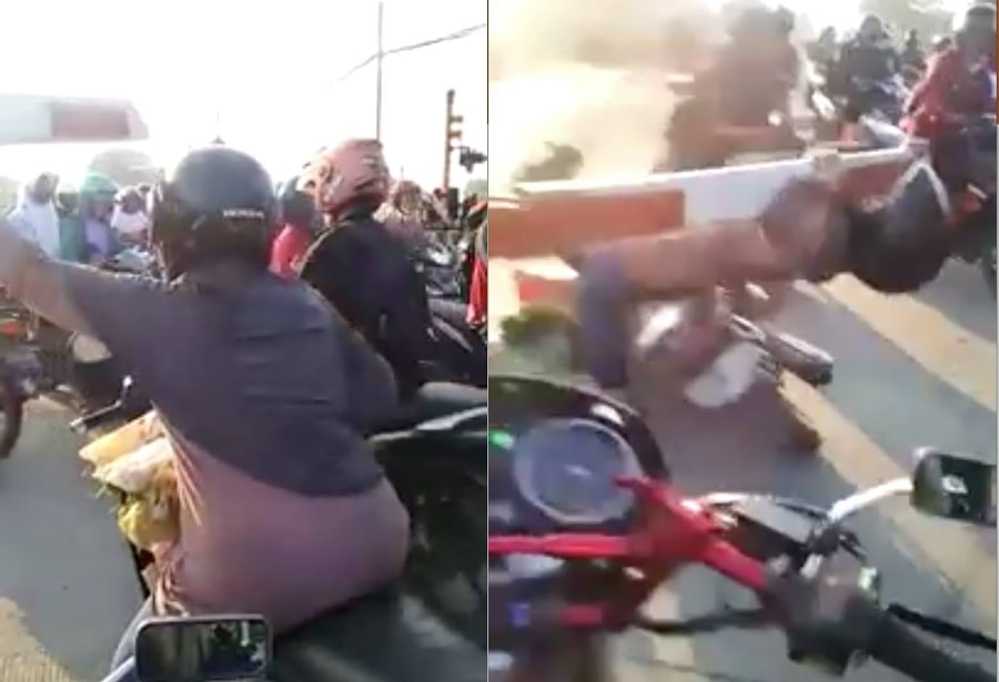 Nekat Terobos Palang Perlintasan Kereta Api Emak Emak Ini Kena Azab Videonya Viral
