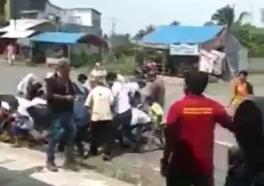 Viral Video Pengusaha Pasir di Tasikmalaya Sawer Uang di Jalan Warga Antusias