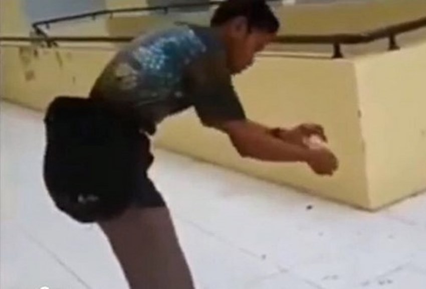 Ketahuan Minum Diam-Diam saat Berpuasa, Cara Ngeles Cowok ini Bikin Ngakak Ketahuan Minum Diam Diam saat Berpuasa Cara Ngeles Cowok ini Bikin Ngakak