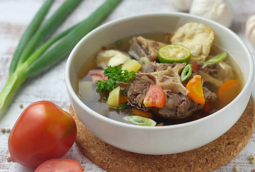 Menu Buka Puasa Sop Iga Sapi yang Lezat dan Mengenyangkan