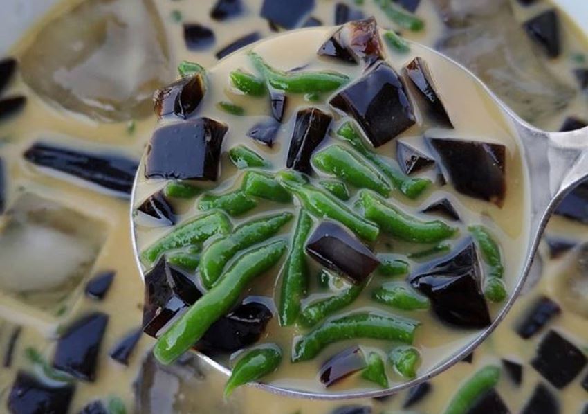 Resep Takjil Sederhana Es Cendol Cincau yang Segernya Kebangetan