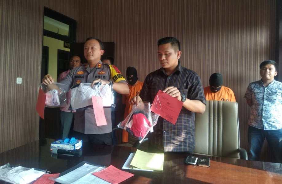 Berawal dari Curhat Lanjut Pacaran 3 Oknum Guru di Serang Pesta Seks dengan 3 Siswi di Ruang Komputer