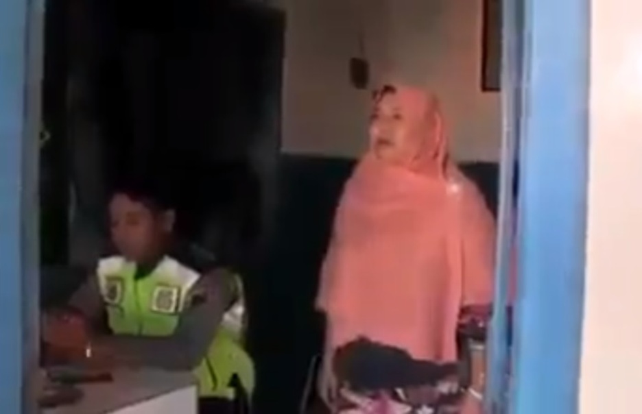Mau Ketawa Takut Kualat Pemudik Ini Ditinggal Saat Pipis di Pom Bensin Dikira Suami Sudah Naik