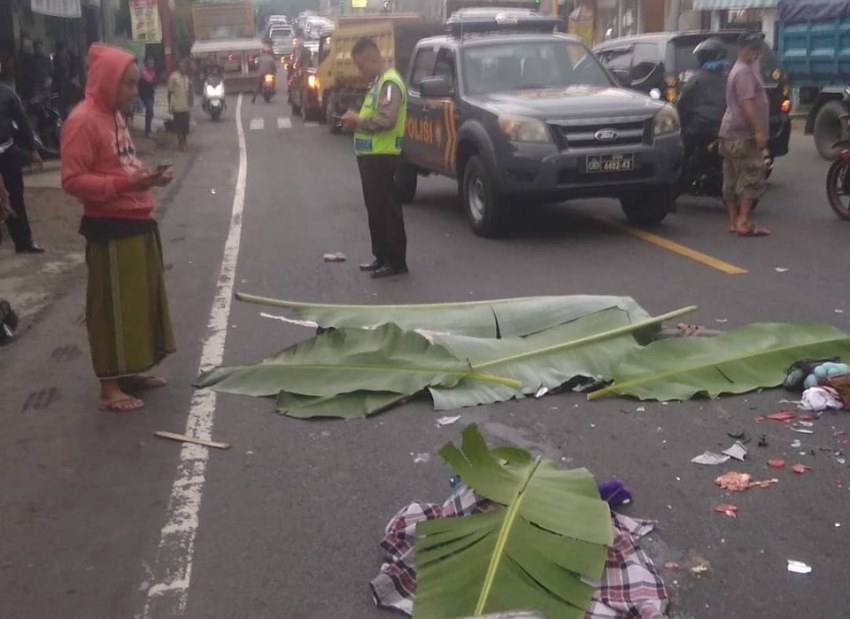 Meninggal Ditempat Satu Keluarga Tewas Tertabrak Truk di Cisaga